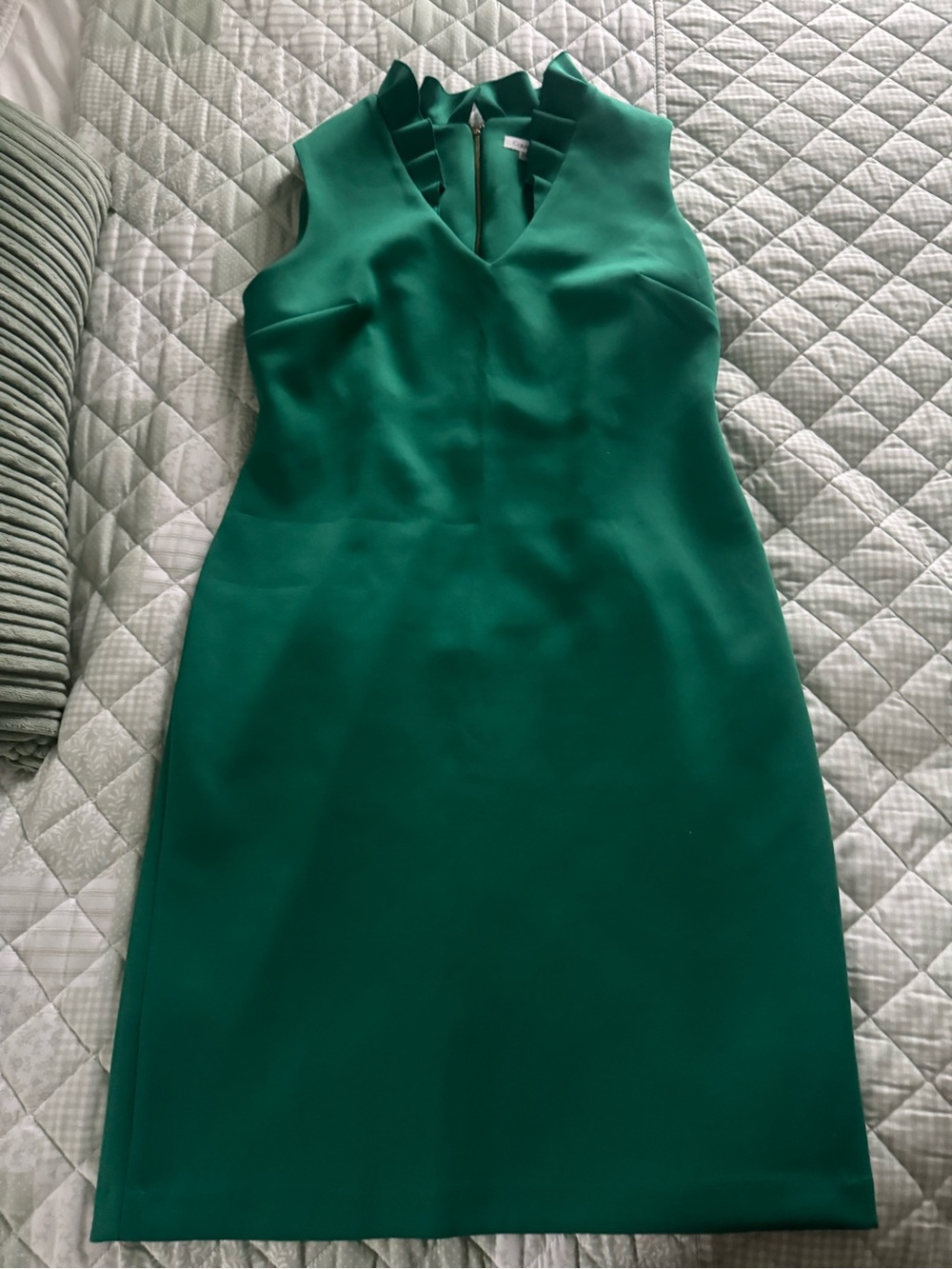 Calvin Klein Emerald Green Sleeveless V-Neck Sheath Dress